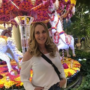 Meet your Posher, Simone